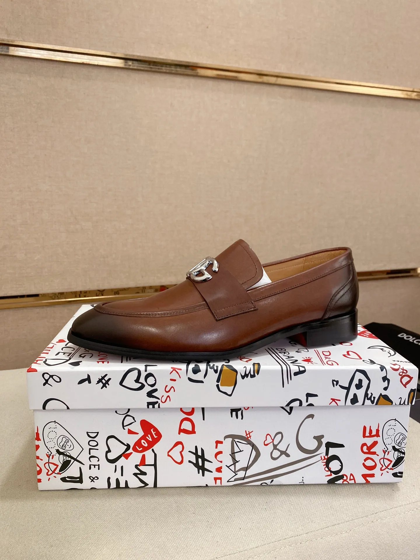 Men's clothing and shoes💰 520💰🌲DG top-notch🔍🔍men's new leather shoes🚹sold at the same time⚠The uppers are imported cowhide from Italy, the entire imported cowhide lining, and imported accessories💪💪, completely 1⃣️ vs. 1⃣️🇮🇹 💪💪, ⚠Sole: The original sole is specially provided by the original factory, the exclusive movable molded sole is super comfortable, ⚠Original factory follow-up goods, 🔍🔍high quality, can be entered and exited at will, welcome to compare ⚠Size number: 38-44. Can be customized 45 non-returnable